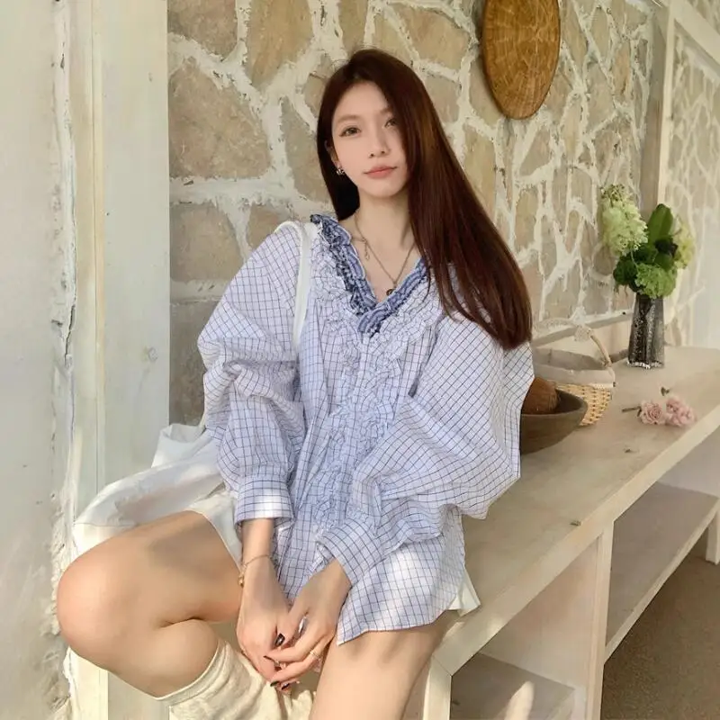 

Spring and Summer Fungus Edge Collar Checkered Blouse for Women 2026 New Fashion Sweet and Loose Long Sleeved Blouse
