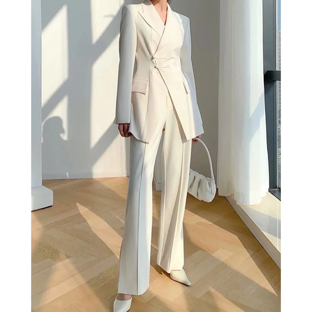 

New Design White Black Women Suits Single Breasted Peak Lapel Skinny 2 Piece Jacket Pants Custom Made Slim Fit Office Lady Terno