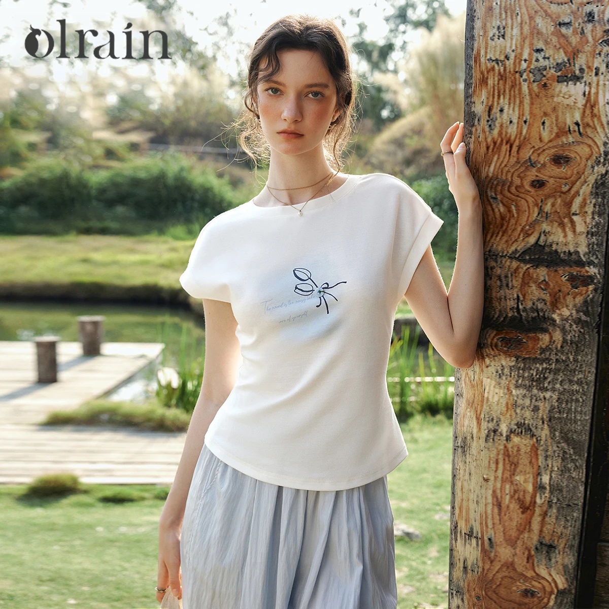 

Женская повседневная футболка OLrain с коротким рукавом-«летучая мышь», новинка лета 2026, белая, с принтом «Тюльпан», на пуговицах, с круглым вырезом, O58XT005112