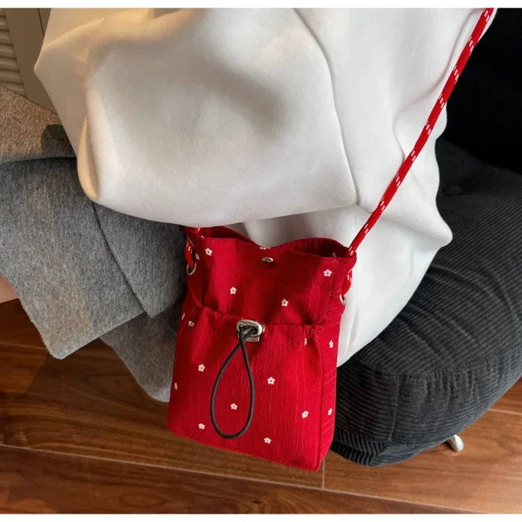 Kreative Falten-Tasche Neue Mode Trendige Umhängetasche Vielseitige Einzel-Schulter-Handytasche Aufbewahrung und Dekoration – Detail 26