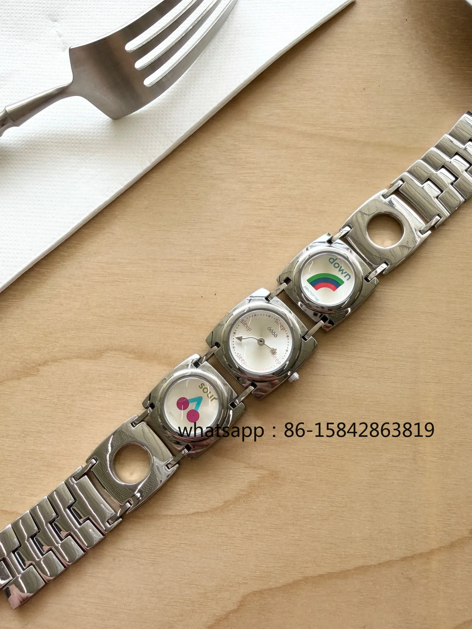Retro Round Three-dial Creative Niche Trend Metal Quartz Watch