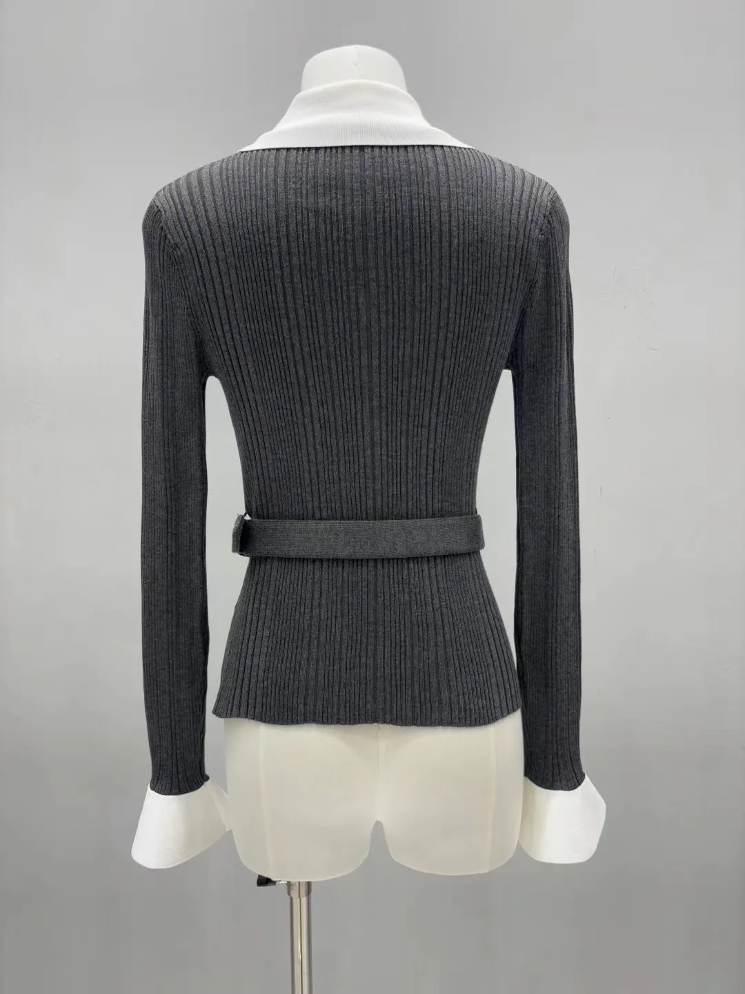 Women's belted slim-fit knit jacket, stylish color-block V-neck long-sleeve knit top – Autumn 2026 new arrival.