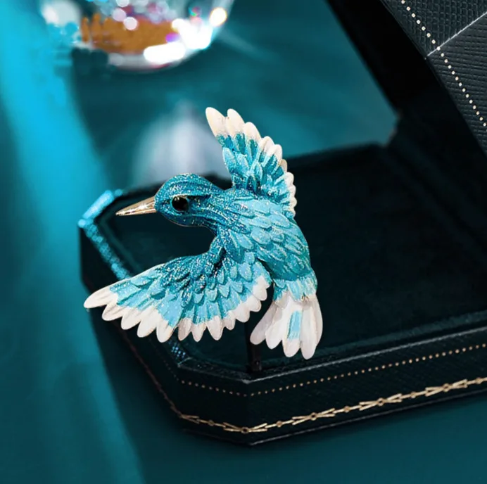 New Chinese style blue wing bird brooch, high-end women's exquisite retro chest flower, niche design, pin with accessories