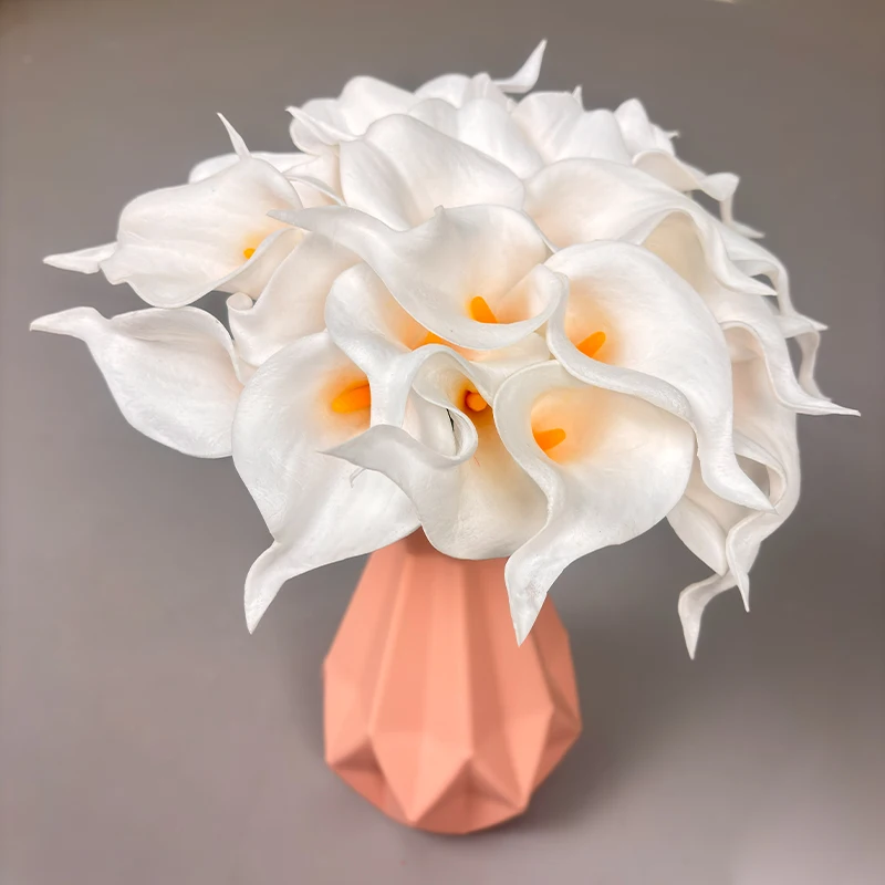 

Букет искусственных калл белого цвета: свадебный букет, цветочная композиция для декора дома, весенний декор