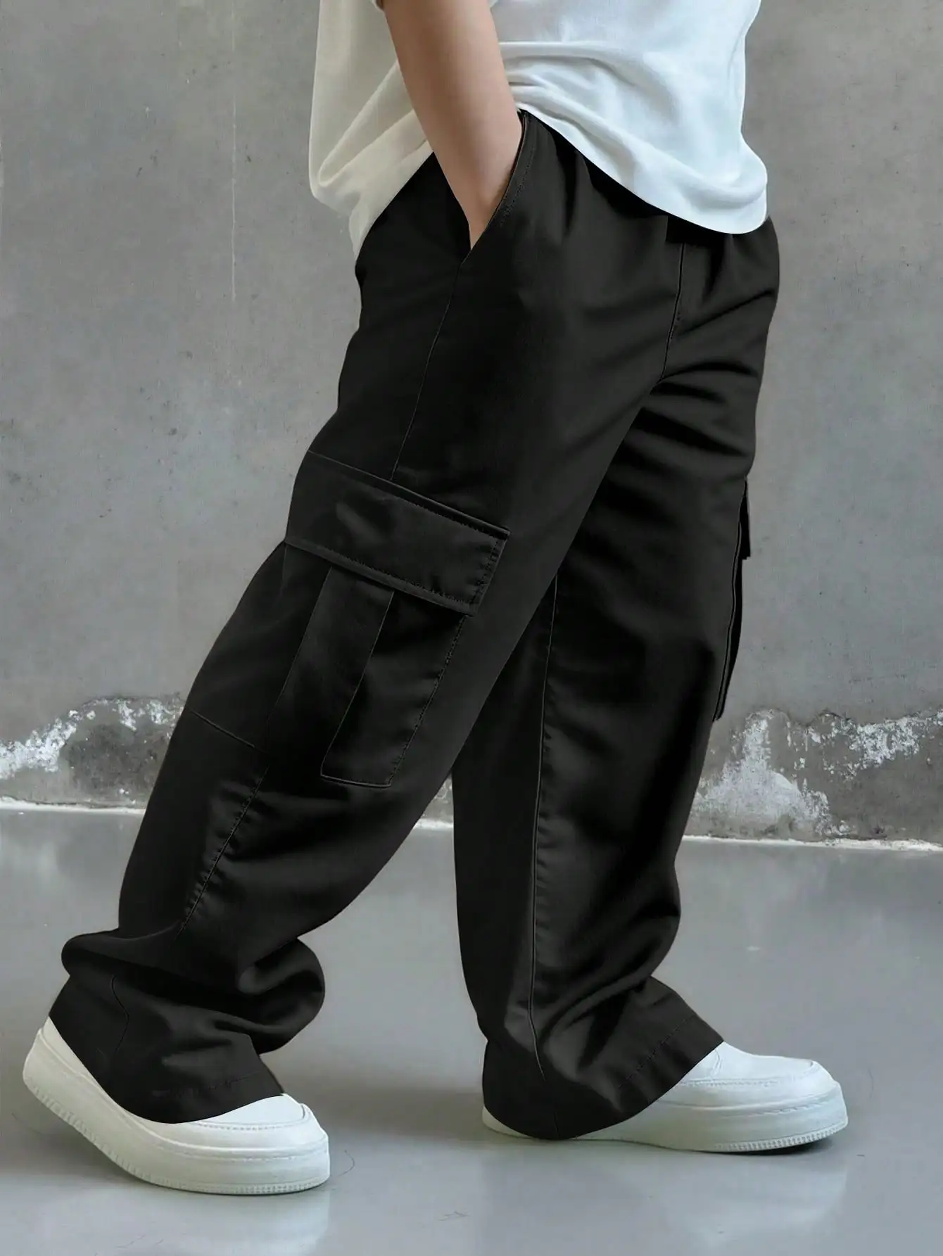

Black Loose Fit Straight Leg Cargo Pants with Multi-Pockets for Kids Casual Wear