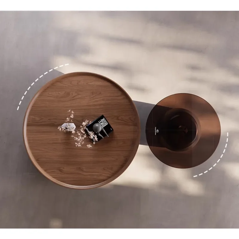 Mittelalterlicher Couchtisch aus Massivholz