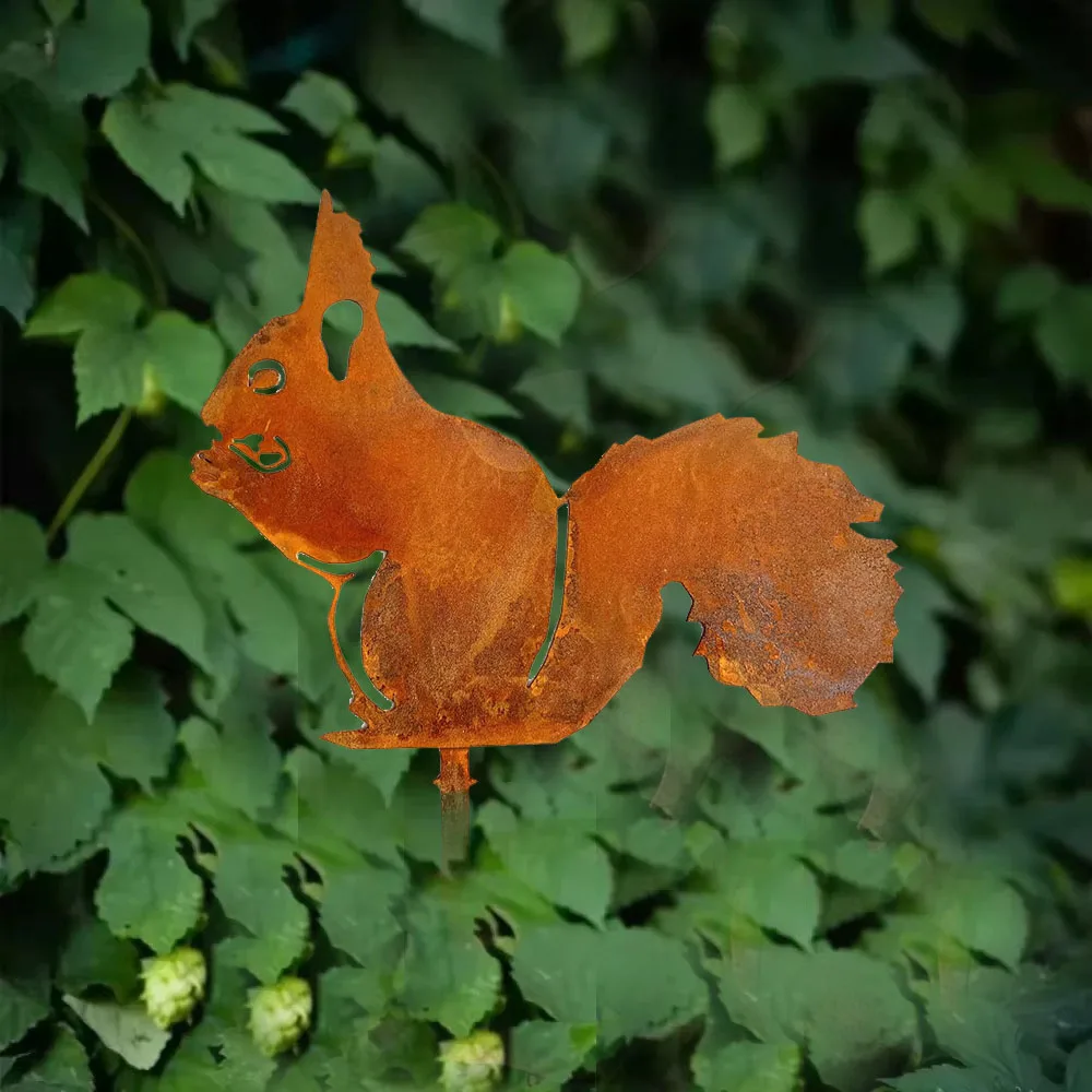 Garden Decor in Rusty Style - Metal Yard Art of Corten Steel for Outdoor with Squirrel Decoration and Handmade Touch.