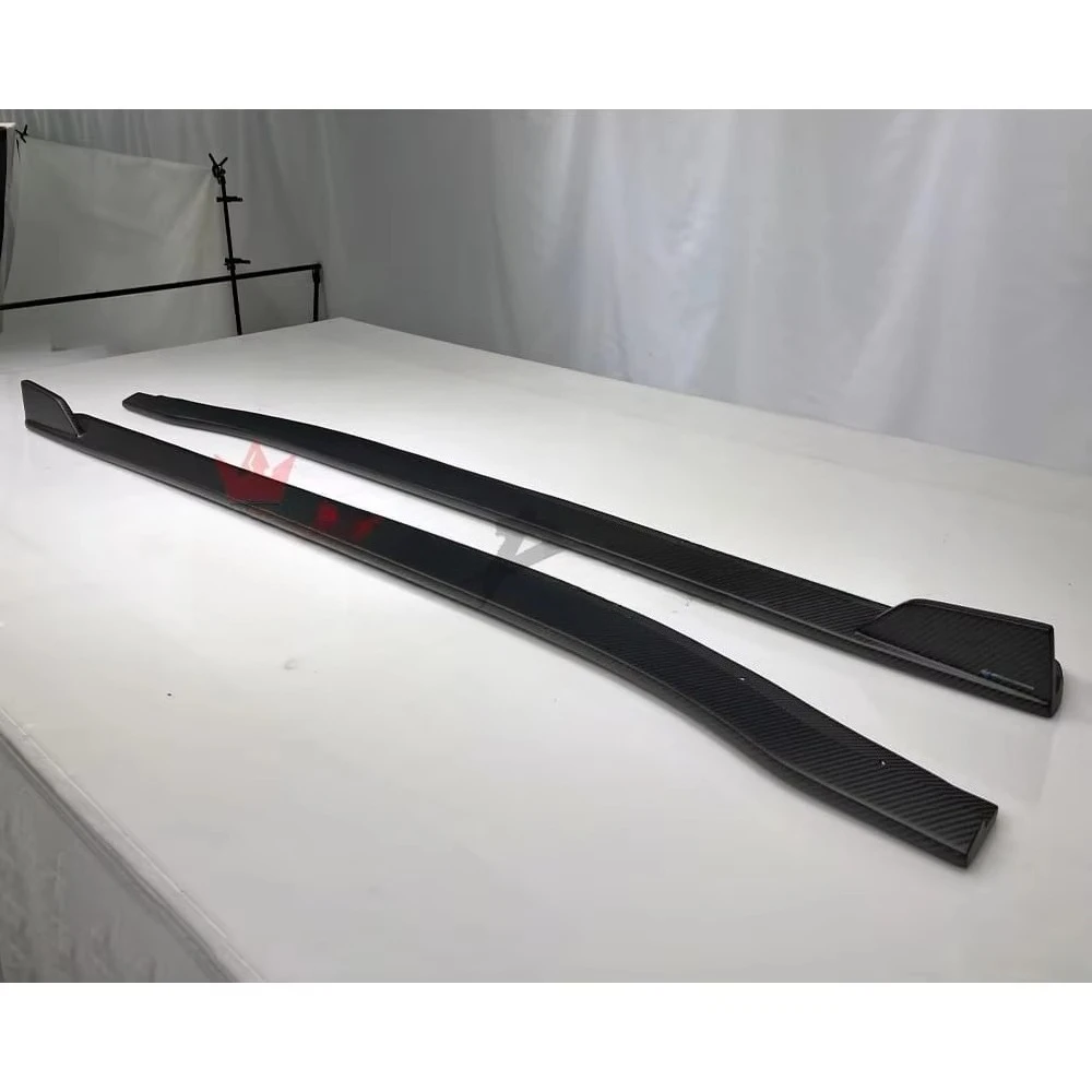 Rüsten Sie Emira mit dem Seitenschweller aus echter Kohlefaser für Lotus Emira auf