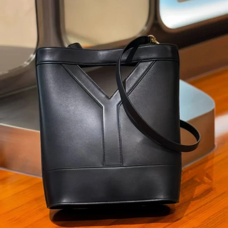 

Brand's Retro Classic Pu Leather Tote Bag Luxurious Textured Crossbody Bag French Elegant Y-shaped Crossover Design Shoulder Bag