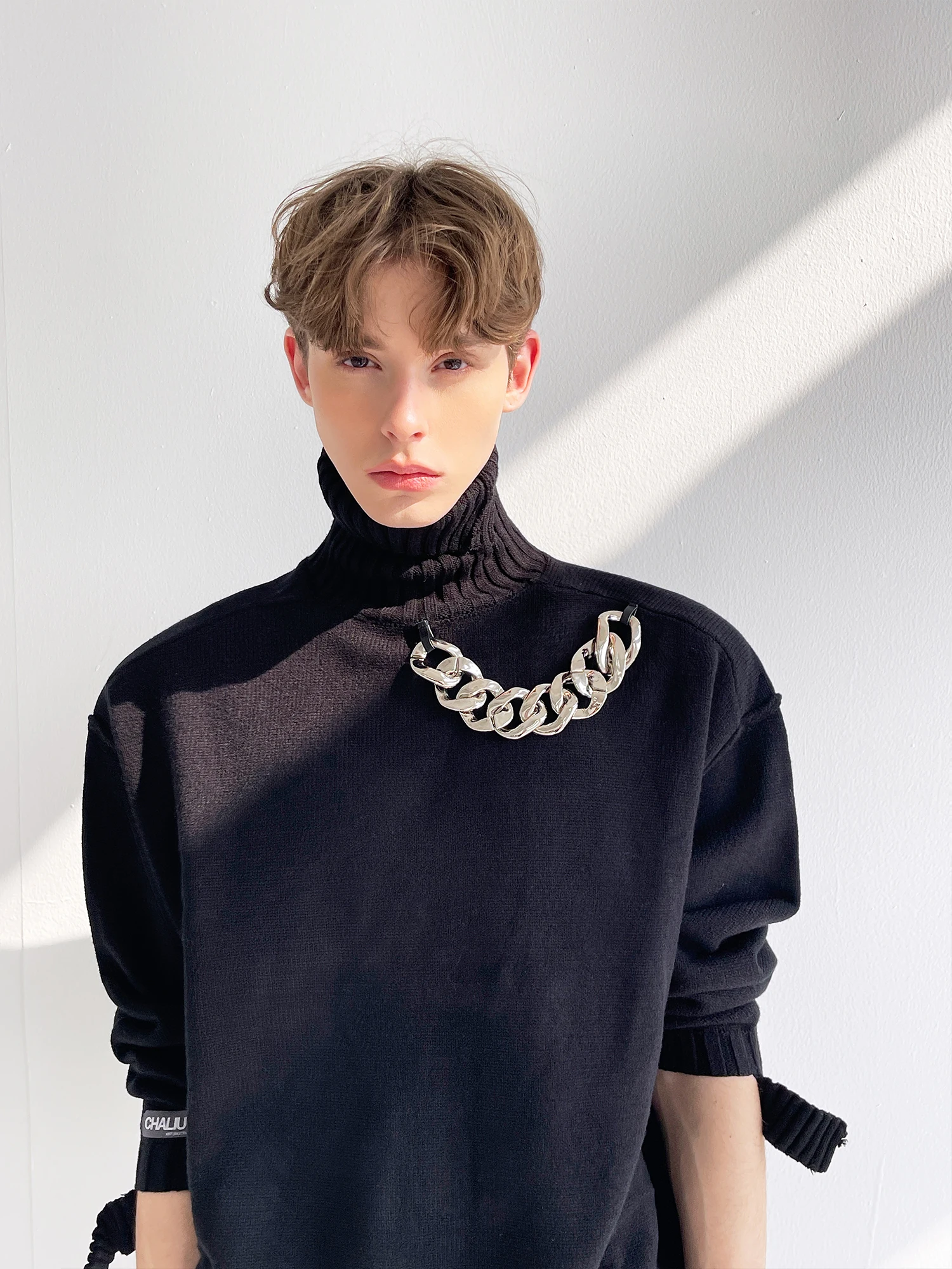 High Street Dark Black Winter Warm Sweatder Men's High Neck Iron Chain Decoration Streetwear Casual Sweater Tops