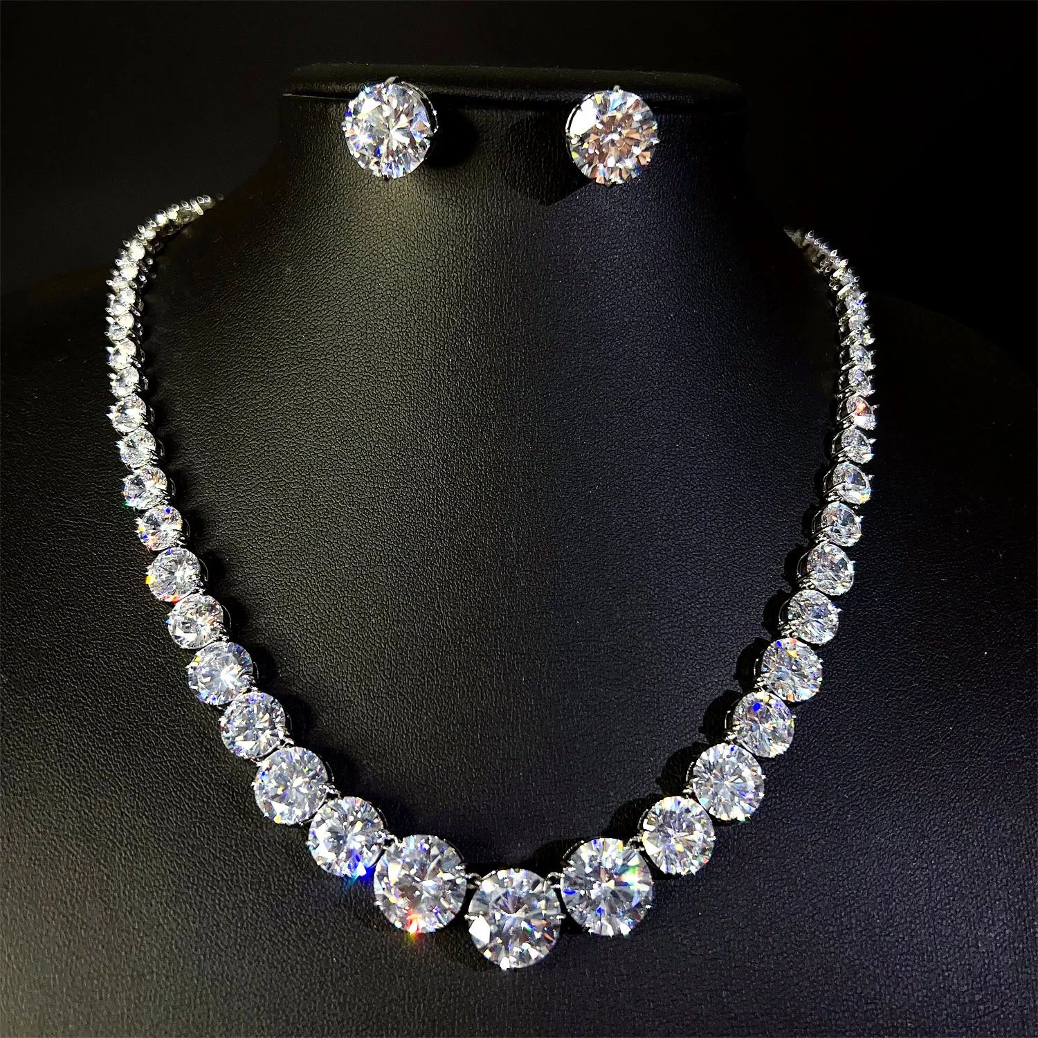 Advanced ultra-shiny necklace with gradient-sized zirconia - perfect wedding and bridal accessory set for all occasions