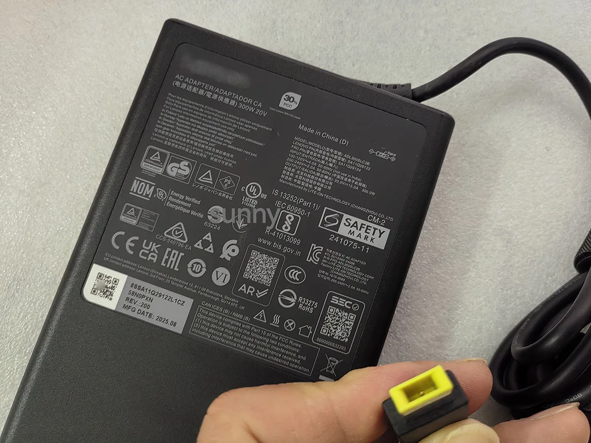 

OEM Slim 20V 15A 300W ADL300SLC3B SA11Q29122 5A11Q29124 241075-11 AC Adapter For Lenovo Y9000P RTX5080/RTX5090 Gaming Notebook