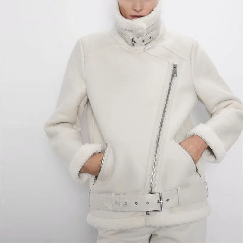 Mode verdickte Leder Tops Langarm schrägen Reiß verschluss Gürtel Mantel Frauen 2023 Winter neue Lamm Fleece Lokomotive Lederjacke