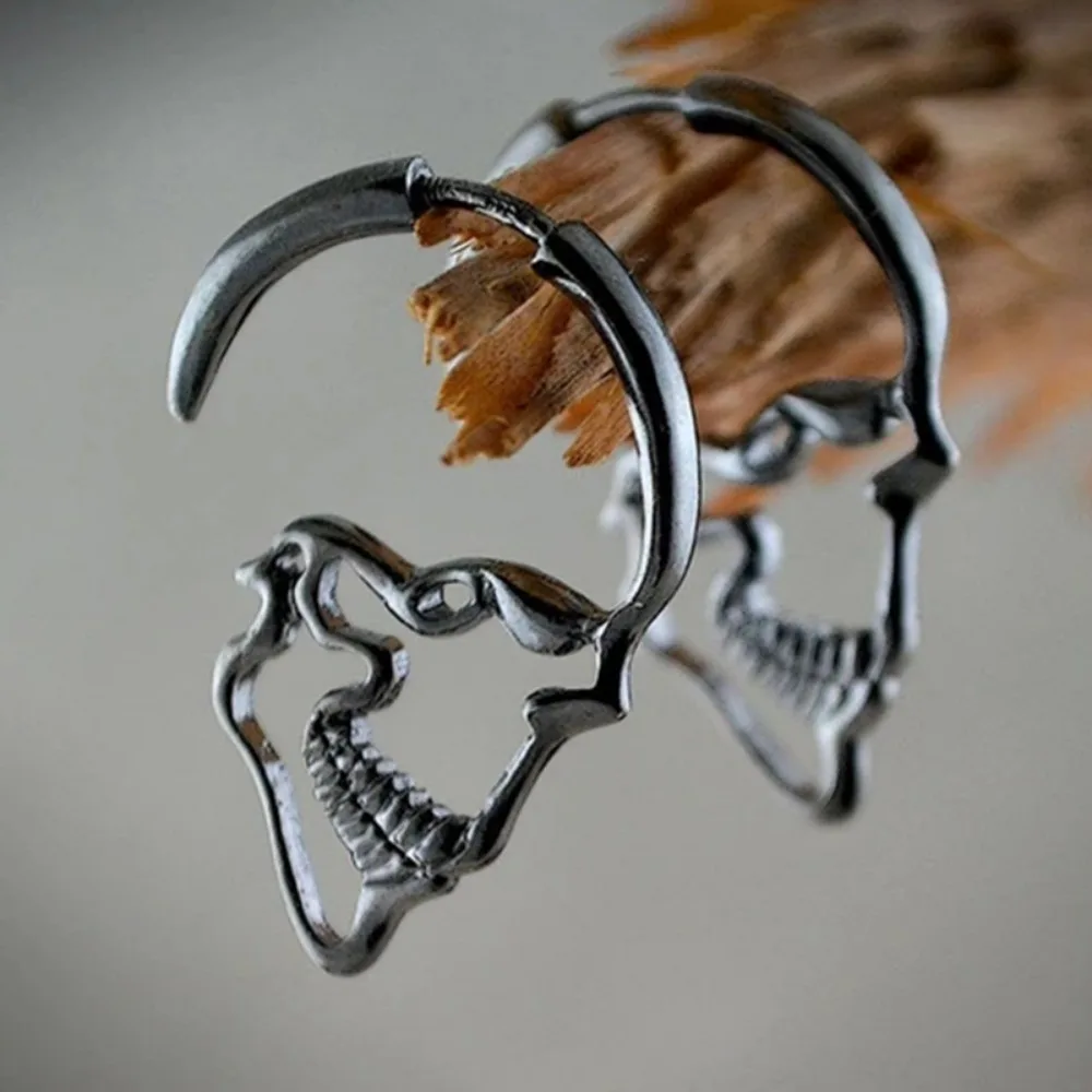 Simple Men's Retro Punk Skull Earrings Women's Vintage Skeleton Skeleton Ear Gothic Steampunk Halloween Niche Trend JewelryGifts