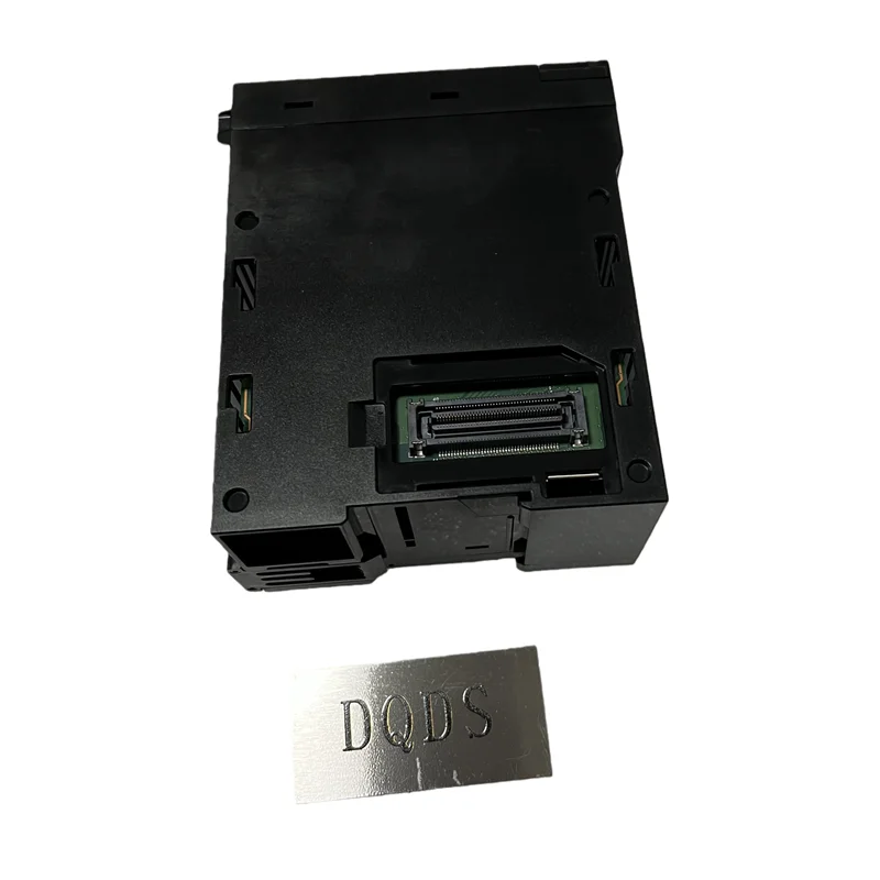 KEYENCE KV-XD02 Programmable Controller Data Utilization Unit Used for Fault Prevention and Symptom Monitoring