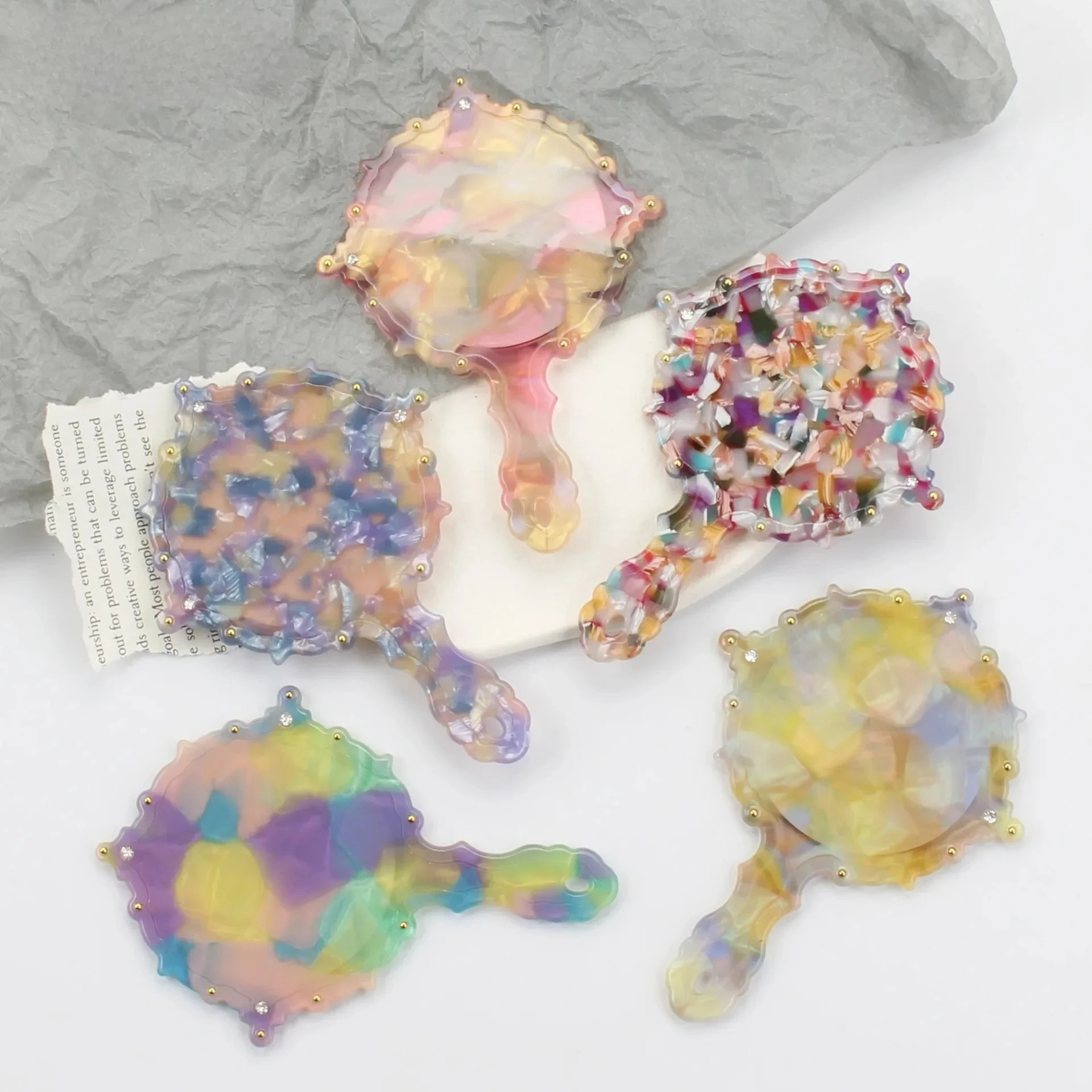 Specchio con manico portatile da 1 pezzo con delicato motivo in acetato, specchio per trucco portatile con intarsio di diamanti, accessorio per specchio portatile