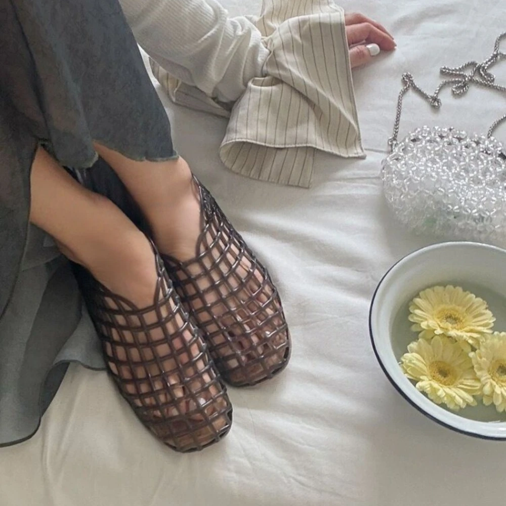 Korean New Transparent Hollow Jelly Shoes Ins Casual Flat Pvc Summer Breathable Sandals Women Daily Commuter Outdoor Clogs