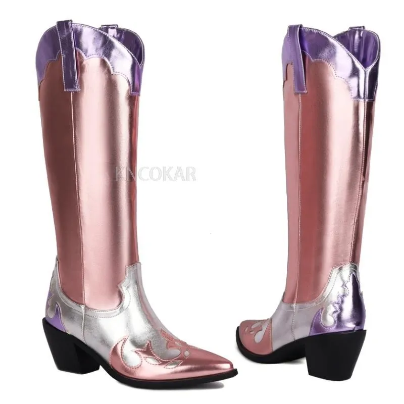 أحذية نسائية شتوية بطول الركبة لعام 2025 بكعب عريض فاخر باللون الذهبي والوردي أحذية متطابقة للركبة على شكل حرف V