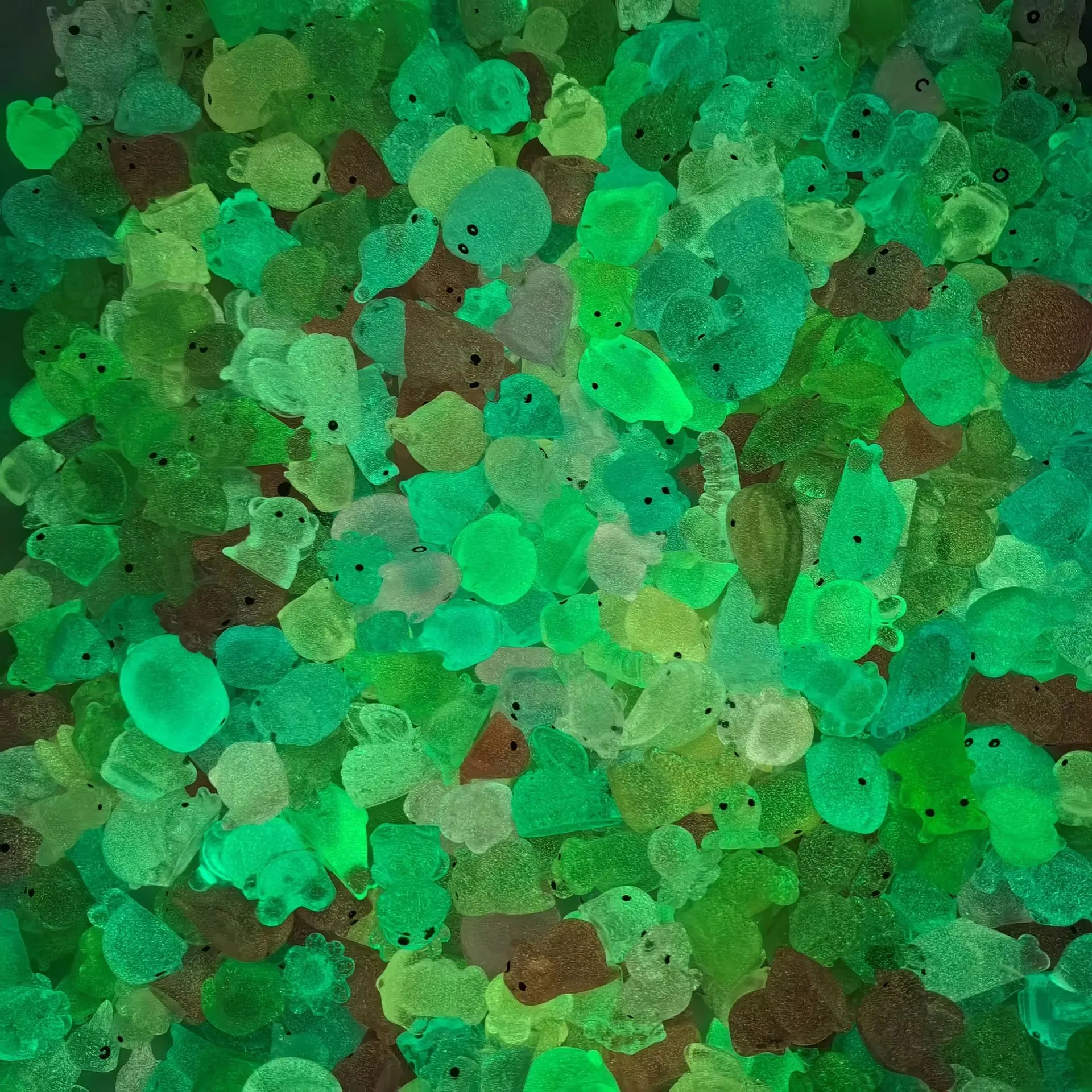 100pcs Mini Glow In The Dark Resin Animals Figurines Fairy Garden Decor Micro Landscape Decor Toys Birthday Gifts Surprise