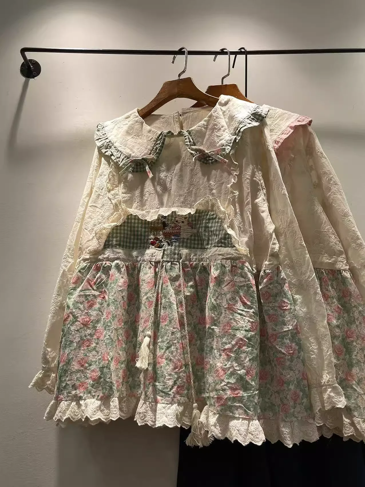 

Cosplay Costumes Sweet Lolita Shirts 100% Cotton Pter Pan Collar Print Plaid Patchwork Long Sleeve Blouses Kawaii Clothes