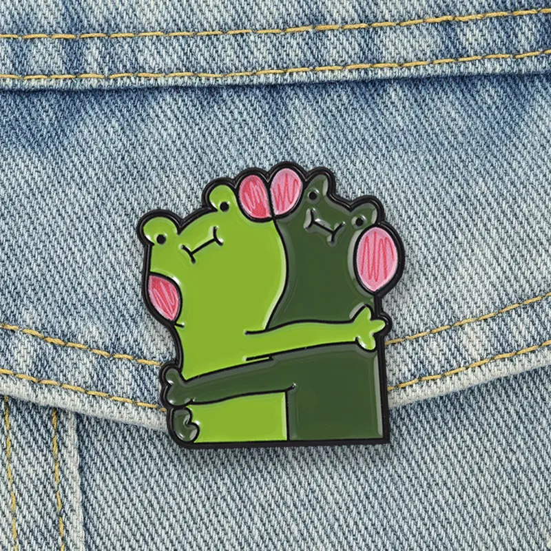 Niedliche Umarmende Frosch-Emaille-Anstecknadel Zweifarbiger Grüner Ton Rosa Rouge Cartoon-Tier-Brosche Reversnadel für Kleidungsdekoration – Detail 2