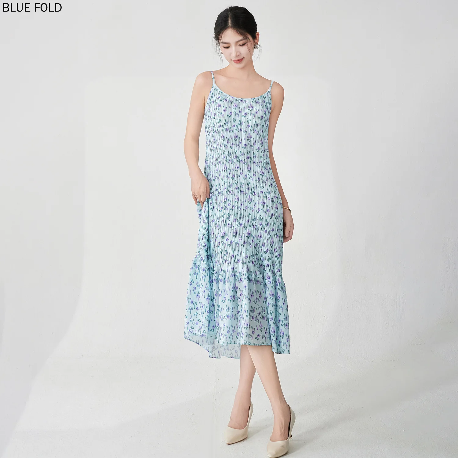 Fashionable Resort-… - image