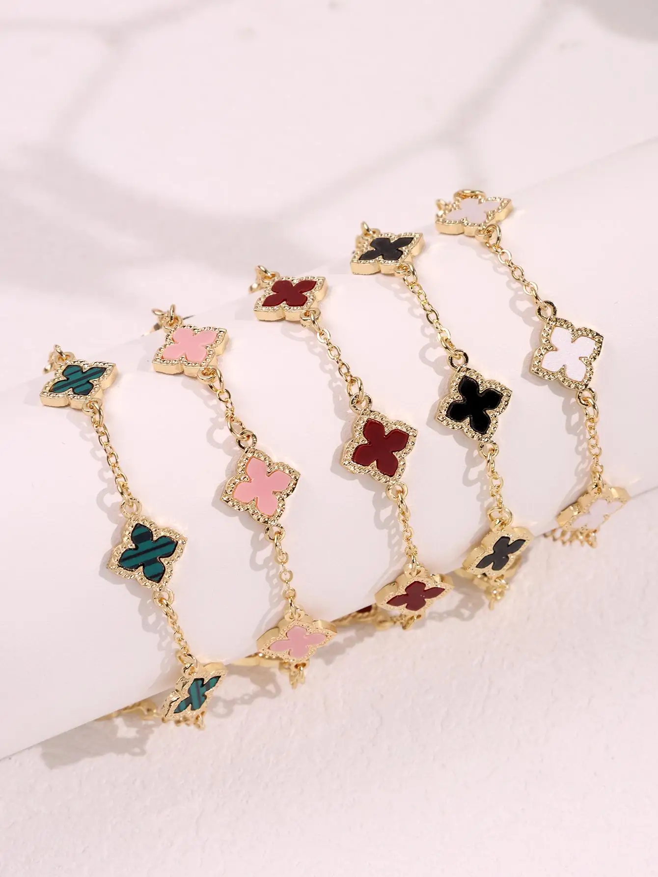 5pcs Fashionable  Unique Lightly Luxurious Vintage Versatile Colorful Four-Leaf Clover Bracelet Set for Women  Jewelry