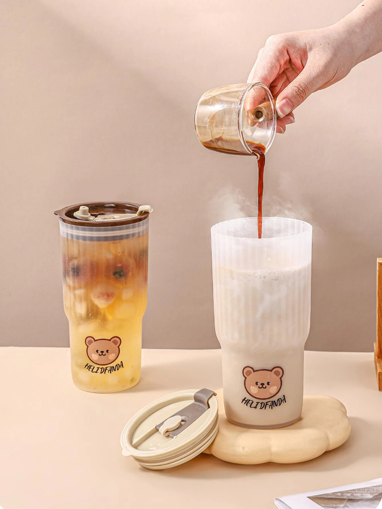 

Cute Bear Plastic Water Cup Large Capacity Water Bottle Travel Leak-proof Tumbler With Lid Portable Milk Coffee Cups
