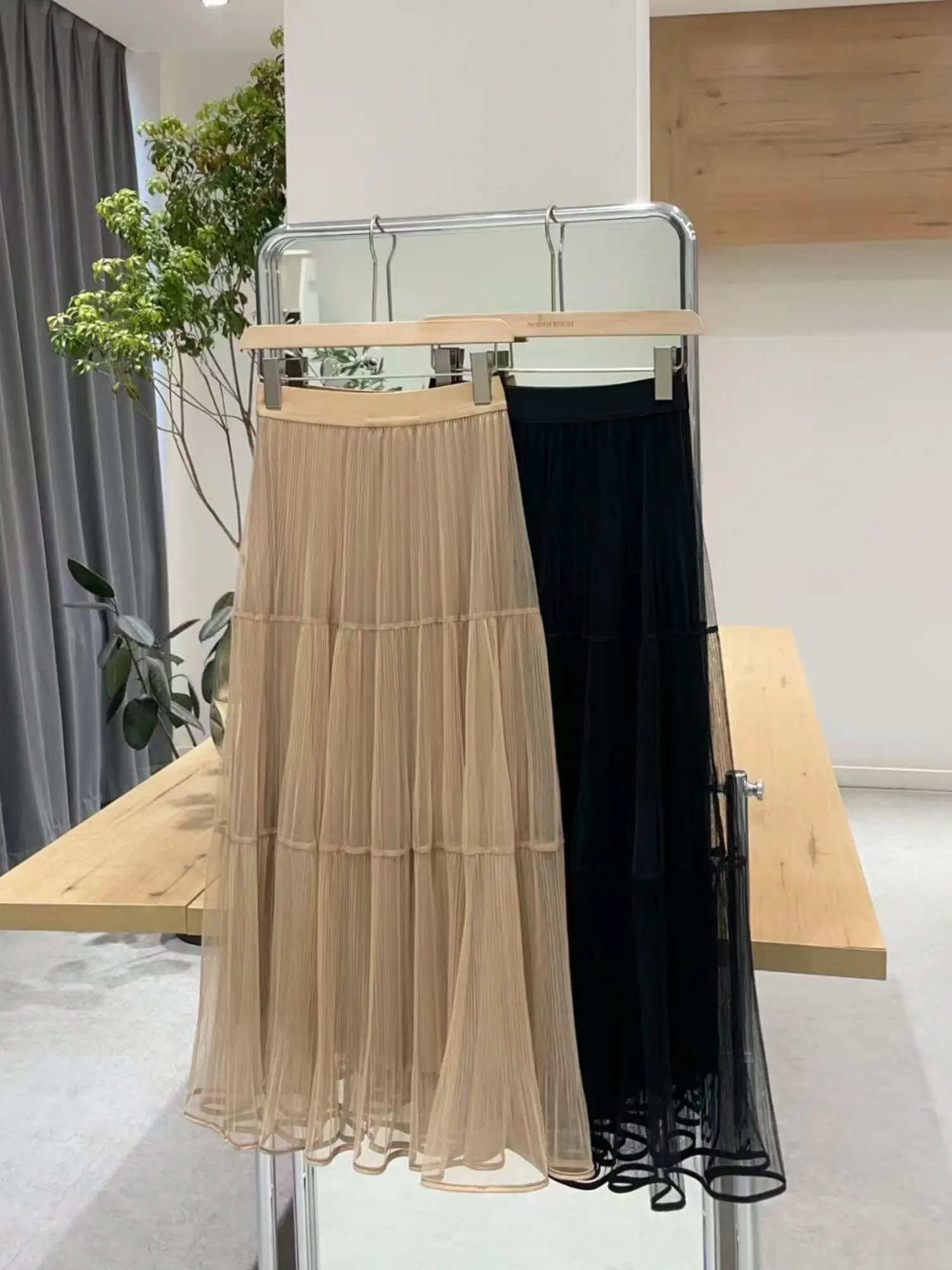 

Nuo Xiaola Select 2025 Autumn New Brand LS Gentle Elastic Waist Me f Skirt Simple Sle Daily Wear Polyester Fiber A-Lin...