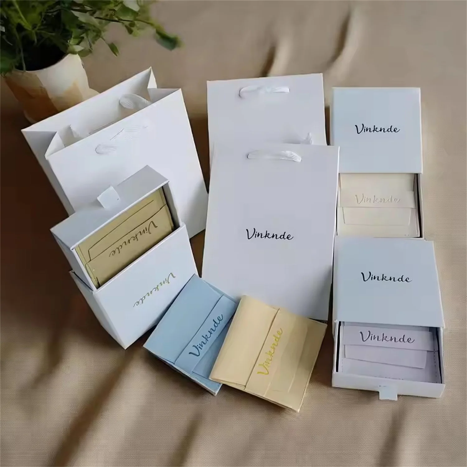 

Custom Paper Totel Bag 9*9*3cm Fancy Cardboard Package Jewelry Drawer Box Velvet Microfiber Pouch Set Container Earrings Storage