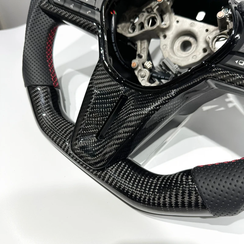 Supports Old to New Conversion Real Glossy Black Carbon Fiber Red Stitching Perforated Leather Red Center Line Suitable for GTR