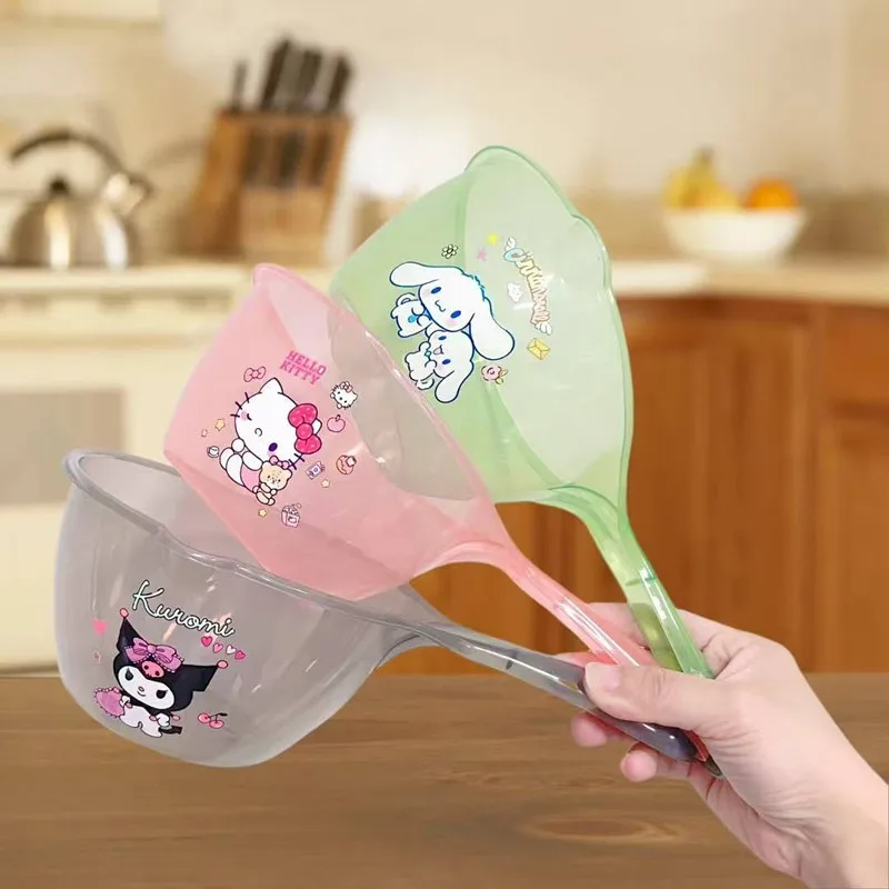 

New cartoon Hello Kitty household kitchen water scoop Large plastic hair washing shower spoon portable transparent water spoon