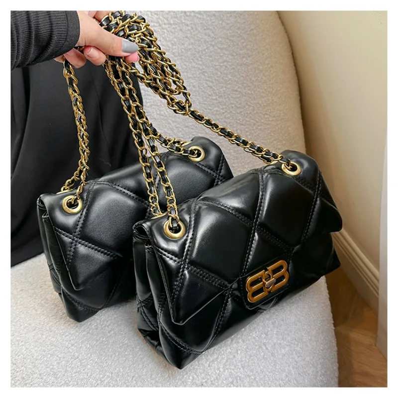 

Стильная минималистичная сумка через плечо для женщин, повседневная офисная сумка из искусственного материала, легкий дизайн, внутренние слоты для карт, просторные карманы