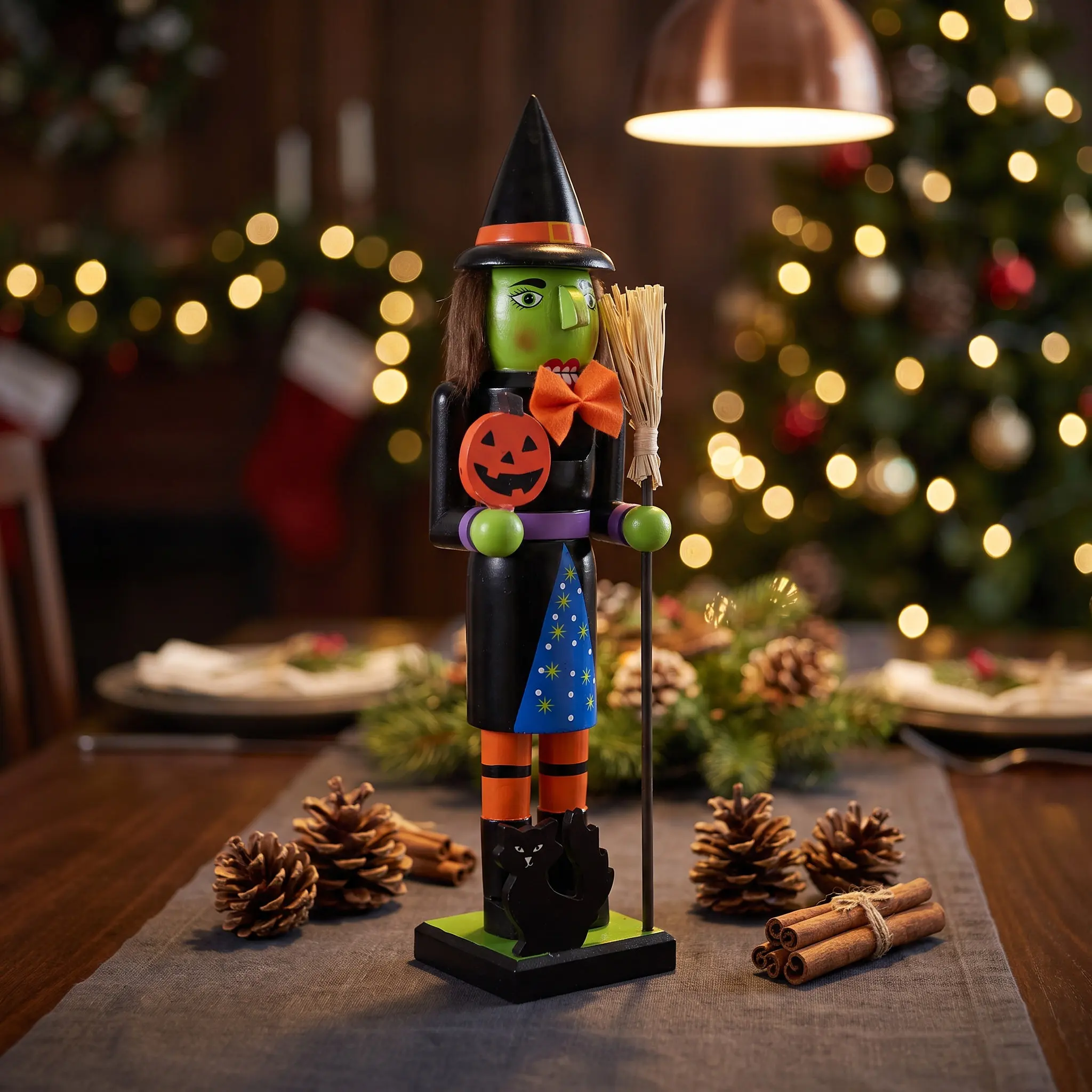 Wooden Halloween Pumpkin Nutcracker Handpainted Indoor Decoration Nutcracker Figure for Halloween -O-Lantern