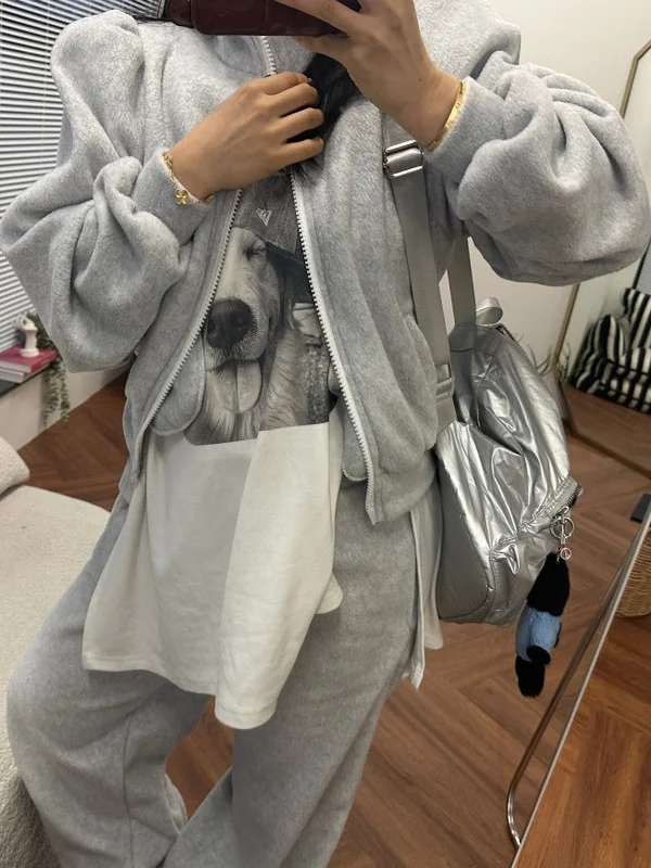 ชุดเซ็ตสองชิ้น เสื้อฮู้ดซิปขนฟูอุ่นๆ และกางเกงขายาวทรงกว้าง แฟชั่นเสื้อผ้าผู้หญิงสำหรับฤดูใบไม้ร่วงและฤดูหนาว สไตล์ลำลองและสปอร์ต