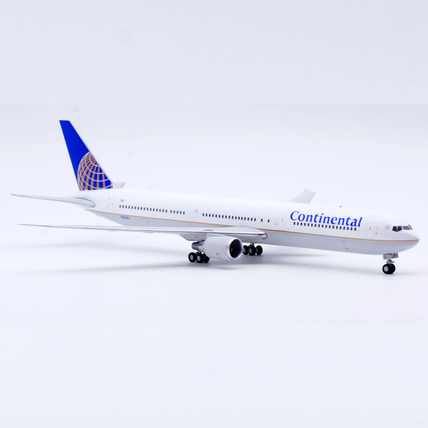 เครื่องบินสะสมโลหะผสม LH2505 ของขวัญ JC Wings ขนาด 1:200 สายการบินคอนติเนนตัล แอร์ไลน์ส์ รุ่น "SkyTeam" โบอิ้ง B767-400ER หมายเลขเครื่องบิน N66051