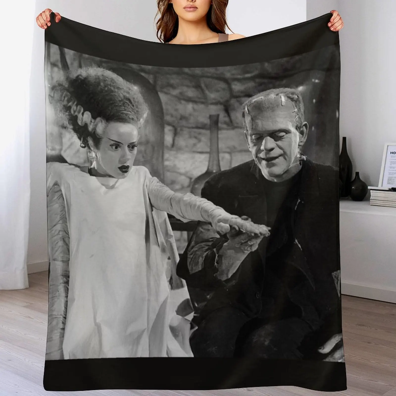 

Retro Frankenstein and his Bride Throw Blanket cosplay anime Travel Luxury Throw Summer Beddings Blankets