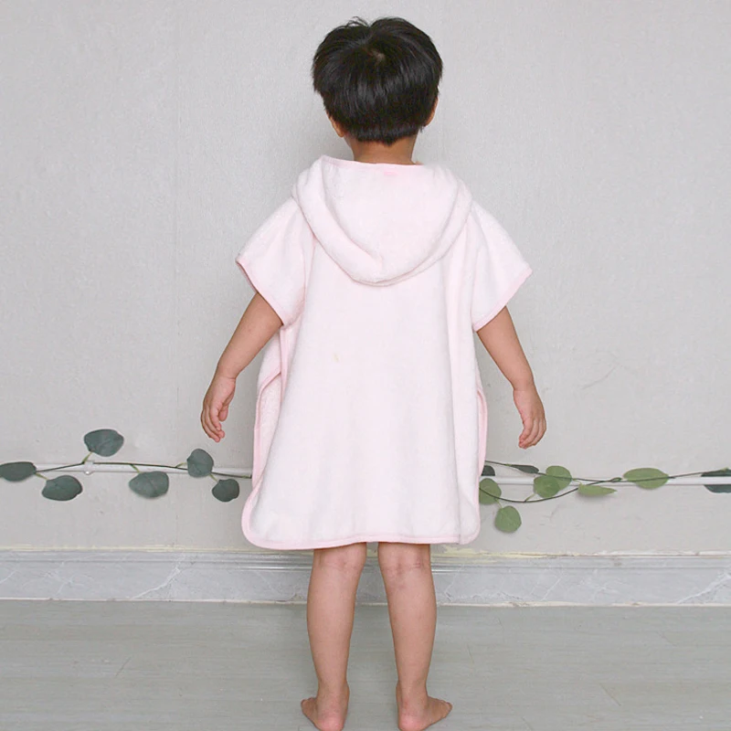 Albornoz con capucha y estampado a rayas para niños, albornoz suave para el hogar para niñas y niños, Toalla de baño absorbente para niños, albornoz de natación agradable para la piel