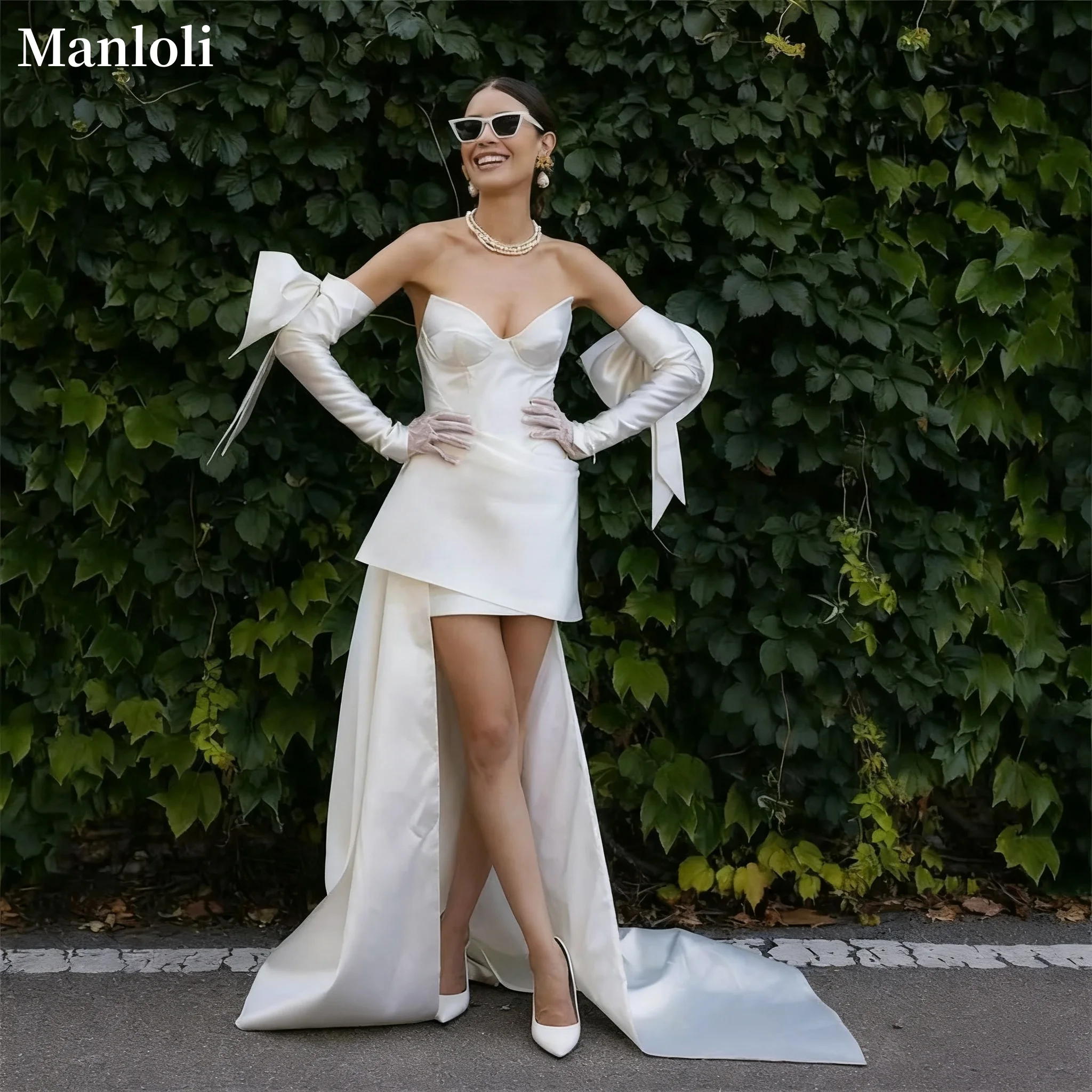 

Strapless Satin Short Wedding Dress Large Butterfly Back Short Front And Long Back Tight Corset Fashionable Bridal Gown Custom