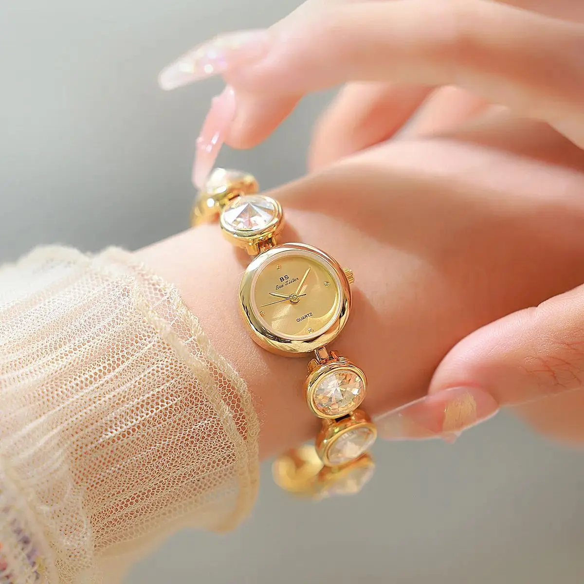 

Легкие роскошные модные женские часы мечтательный фиолетовый браслет с кристаллами кварцевые часы цвета: золотистый, серебряный круглый циферблат женские наручные часы