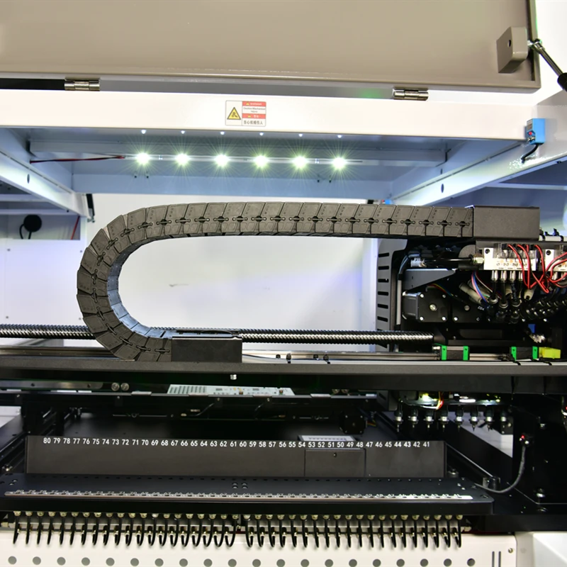 Estoque na Rússia Máquina de fabricação de LED SMT880 totalmente automática para linha de montagem de lâmpadas LED