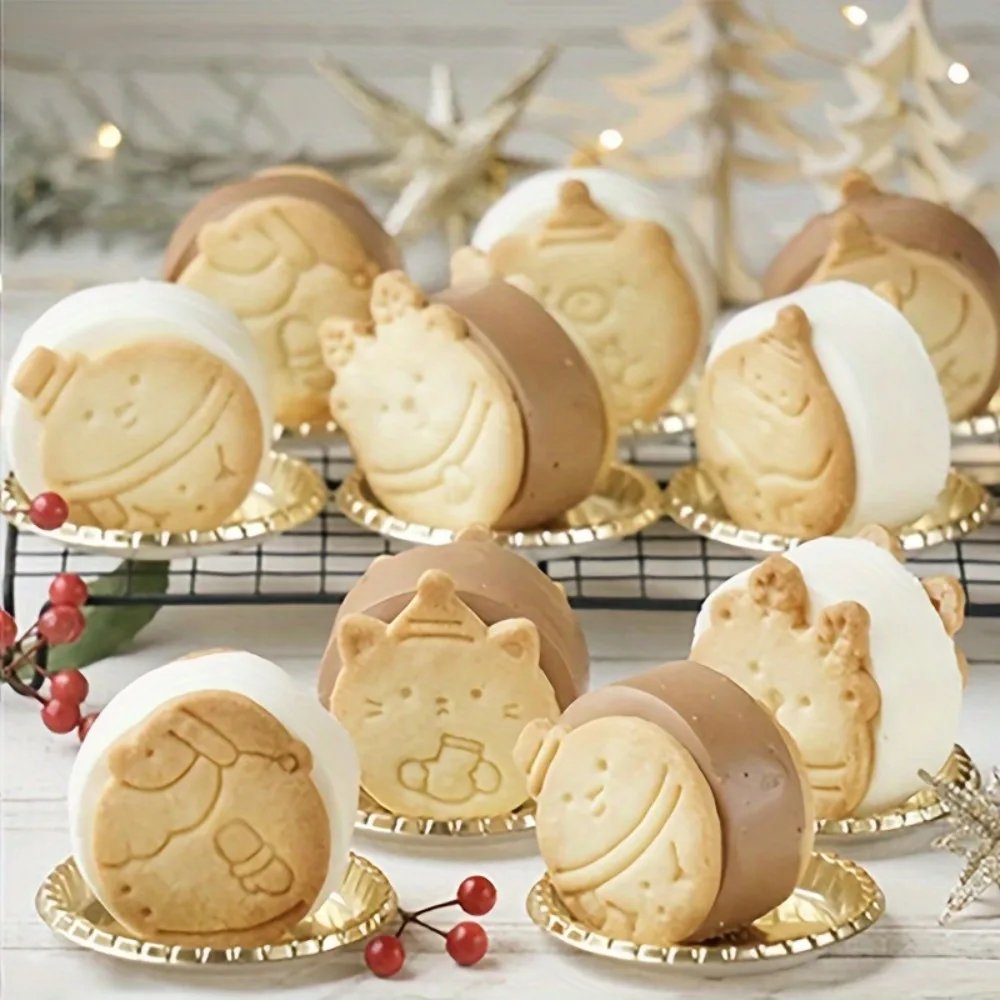 3Pcs Christmas Cookie  Mold Baking Accessories Cartoon Home Handmade DIY Animal Elk Cat Santa Cookie Frosting Fondant Cake Tools