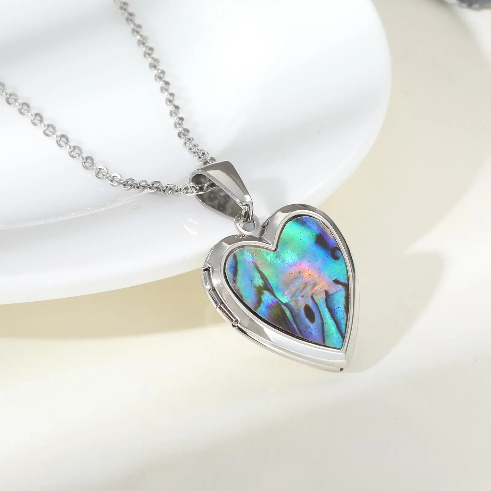 Women Heart Locket Necklace Pendant, Vintage Seashell Inlay 