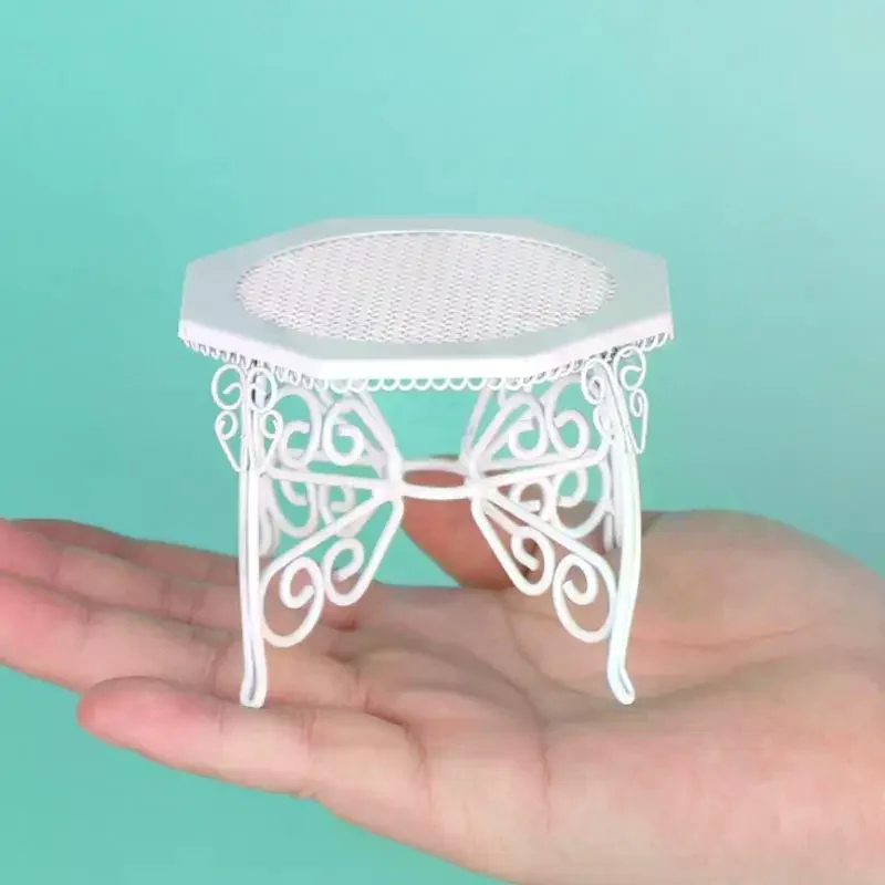 ชุดเฟอร์นิเจอร์จิ๋วจำลอง 3 ชิ้น โต๊ะและเก้าอี้เหล็กทรงแปดเหลี่ยม ขนาด 1/12 สำหรับบ้านตุ๊กตา ของเล่นเสริมสร้างจินตนาการสำหรับเด็ก