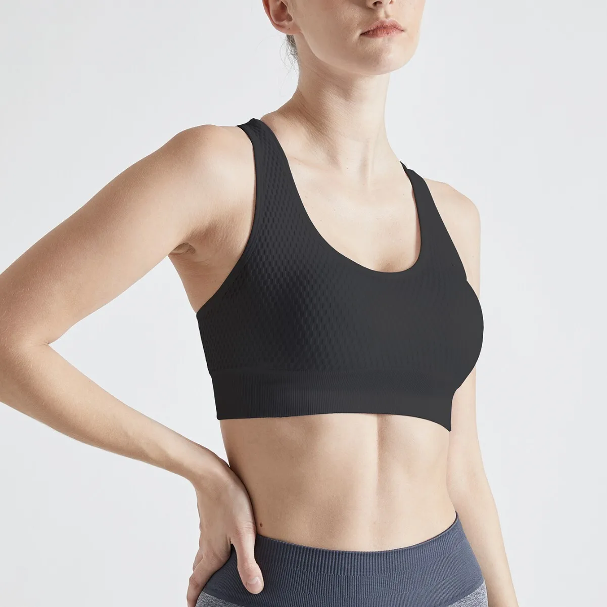 Large honeycomb shock-absorbing sports bra for female workers with beautiful back, breathable, high elasticity, sexy, seamless