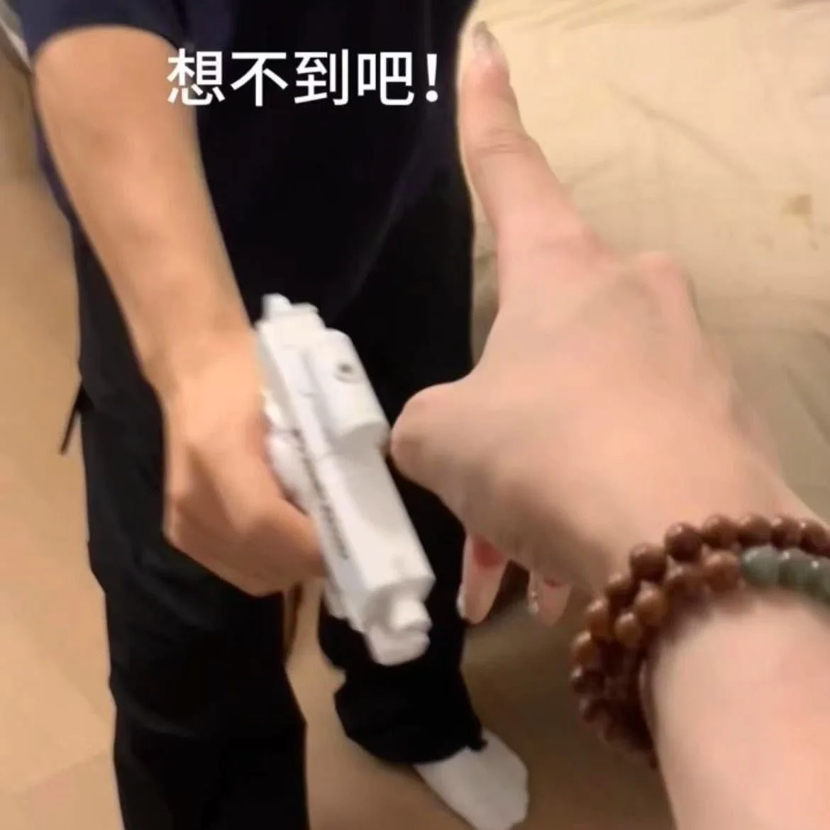 الإبداعية على الوجهين مدفع المياه المزحة في الهواء الطلق رذاذ الماء لعبة لعب المياه الصغيرة المزحة بندقية معدات مكافحة المياه اللعب #2