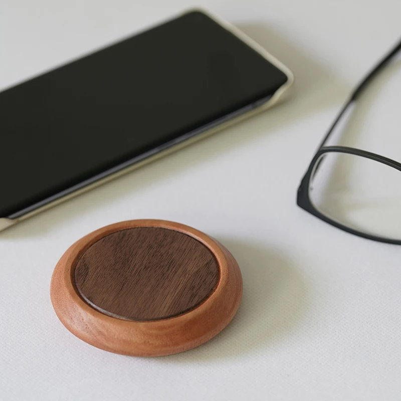 15W wooden wireless charger made of cherry wood, a stress-relieving and healing gift, creative toy for squeezing