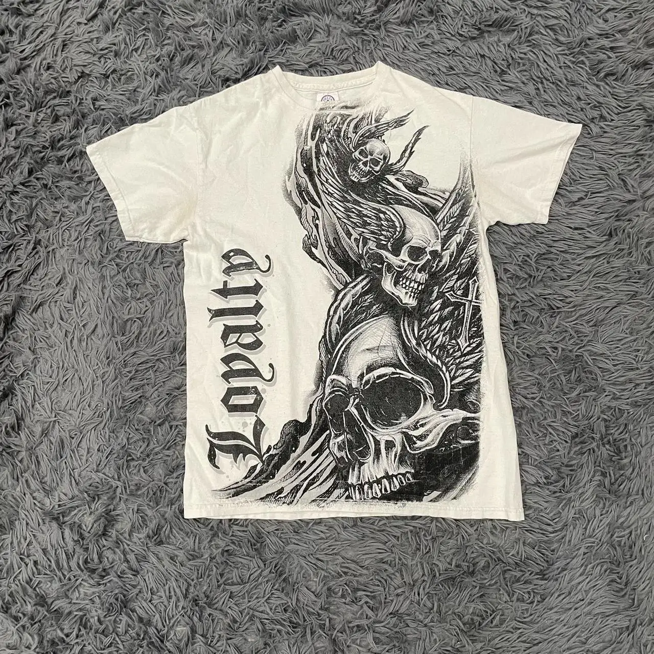 

Y2K Skull Wings Loyalty T-Shirt White Graphic Design Vintage Grunge Style All Over Print Tee Oversized Sleeved Goth Skater Shirt