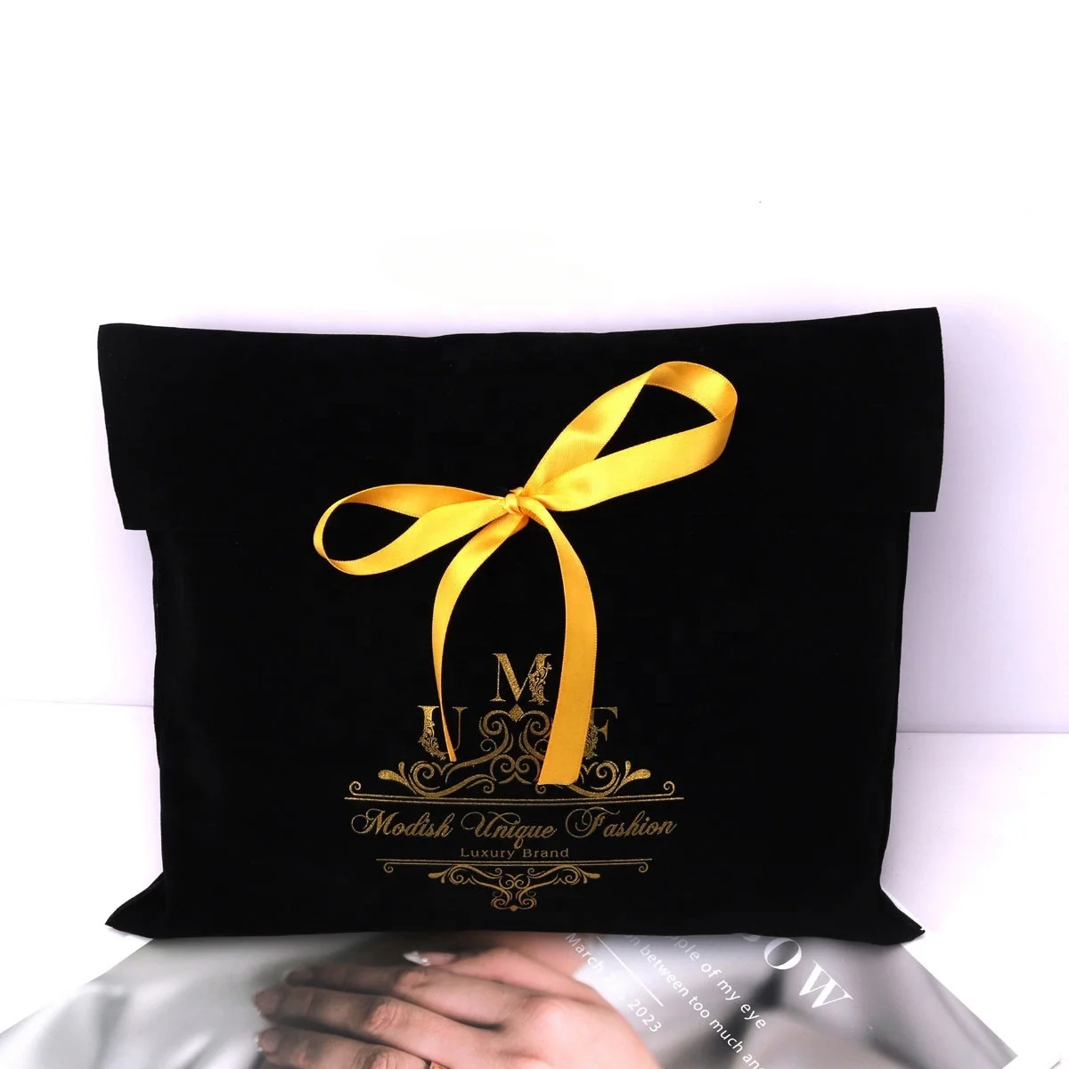 

Custom Logo Printed Black Velvet Envelope Pouch Book Suit Clothes Storage Dust Luxury Flap Velvet Bag With ribbon