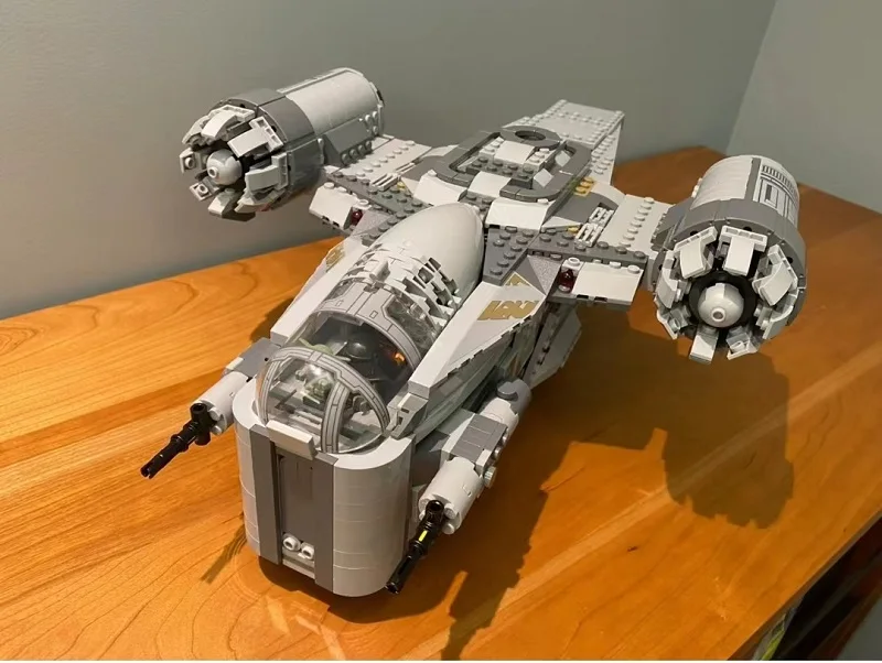 

With Original box 75292 Mandalorian Razor Crest Spacecraft Building Blocks Bricks Spaceship Toy Compatible 60017 Christmas Gifts